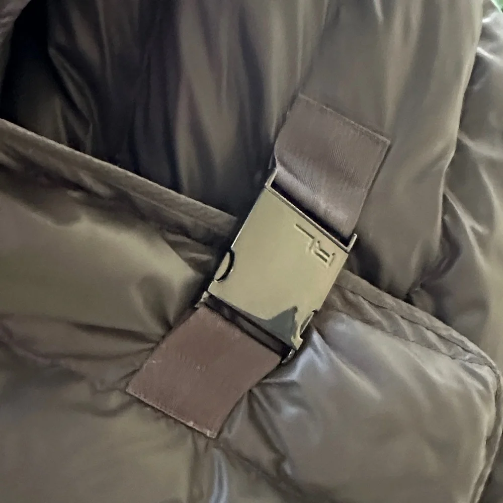 Ralph Lauren Quilted down puffer Jacket shawl in Gray with silver buckle M/L - Picture 3 of 7